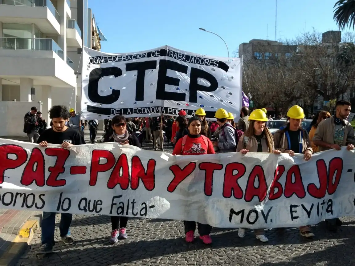 Movimientos sociales en Tandil se manifestaron por paz, pan y trabajo