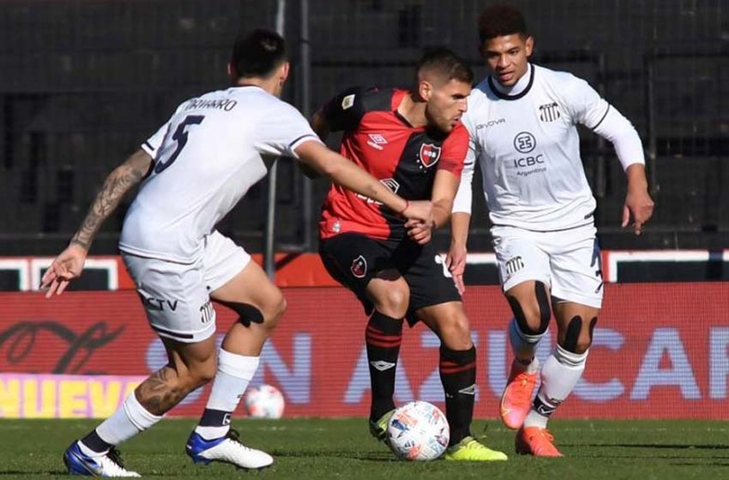 Se lesionó Julián Fernández y Gamboa no podrá repetir el equipo ante Huracán