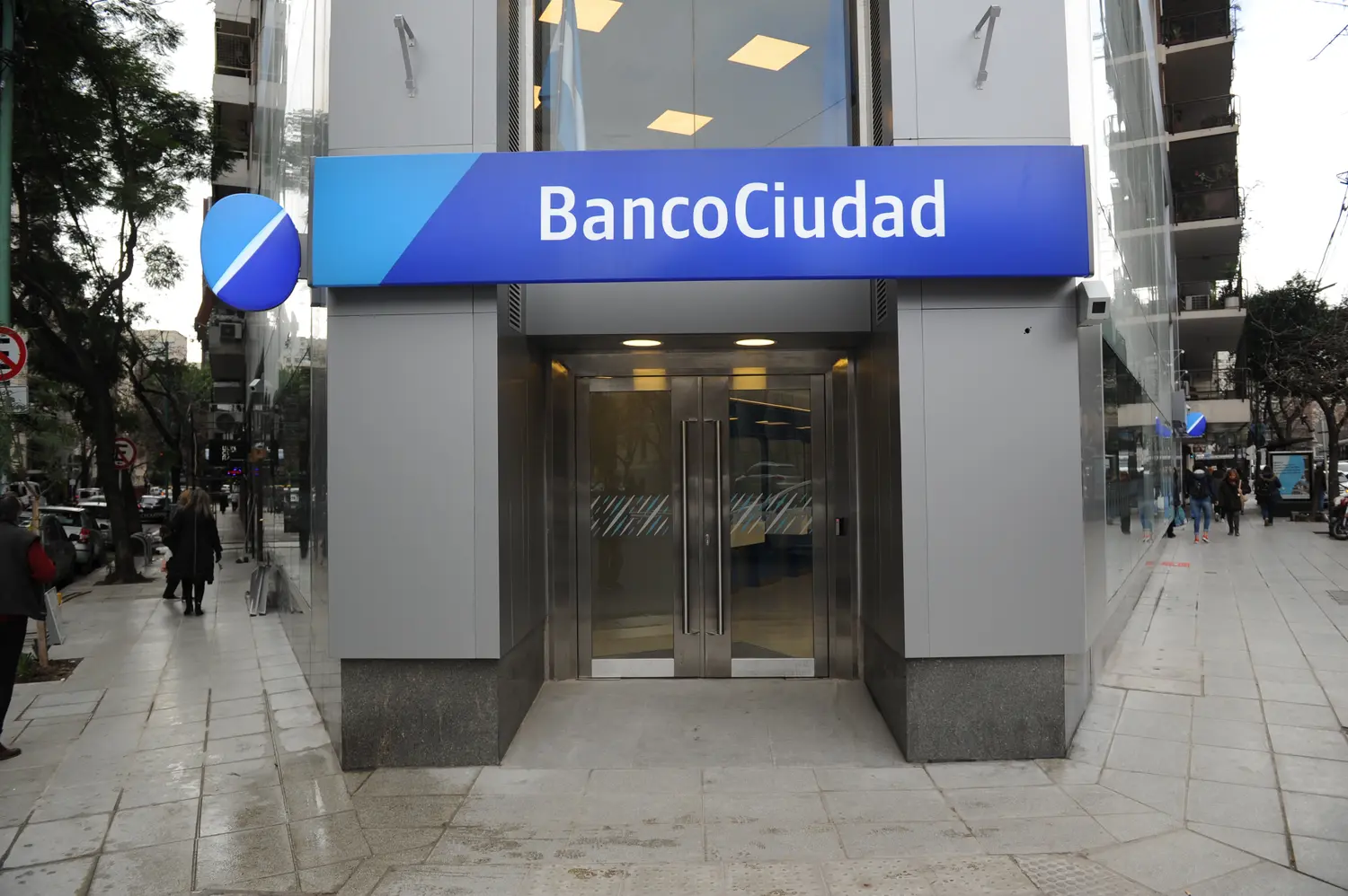 Día del Maestro: El Banco Ciudad suma promociones con descuentos en librerías e indumentaria
