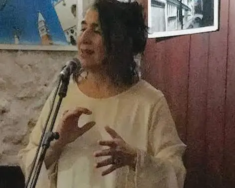 “Cantando”, nuevo show  de la artista Marita Ventuala
