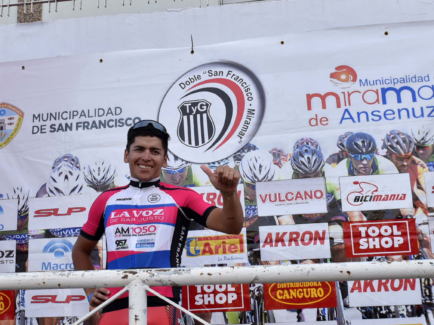 Naranjo, Lucero y Torres compiten en el “Giro del Sol” en San Juan