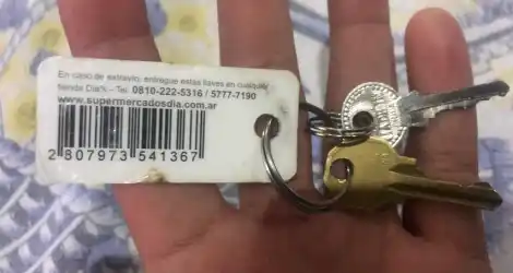 Mateo encontró unas llaves en la costanera