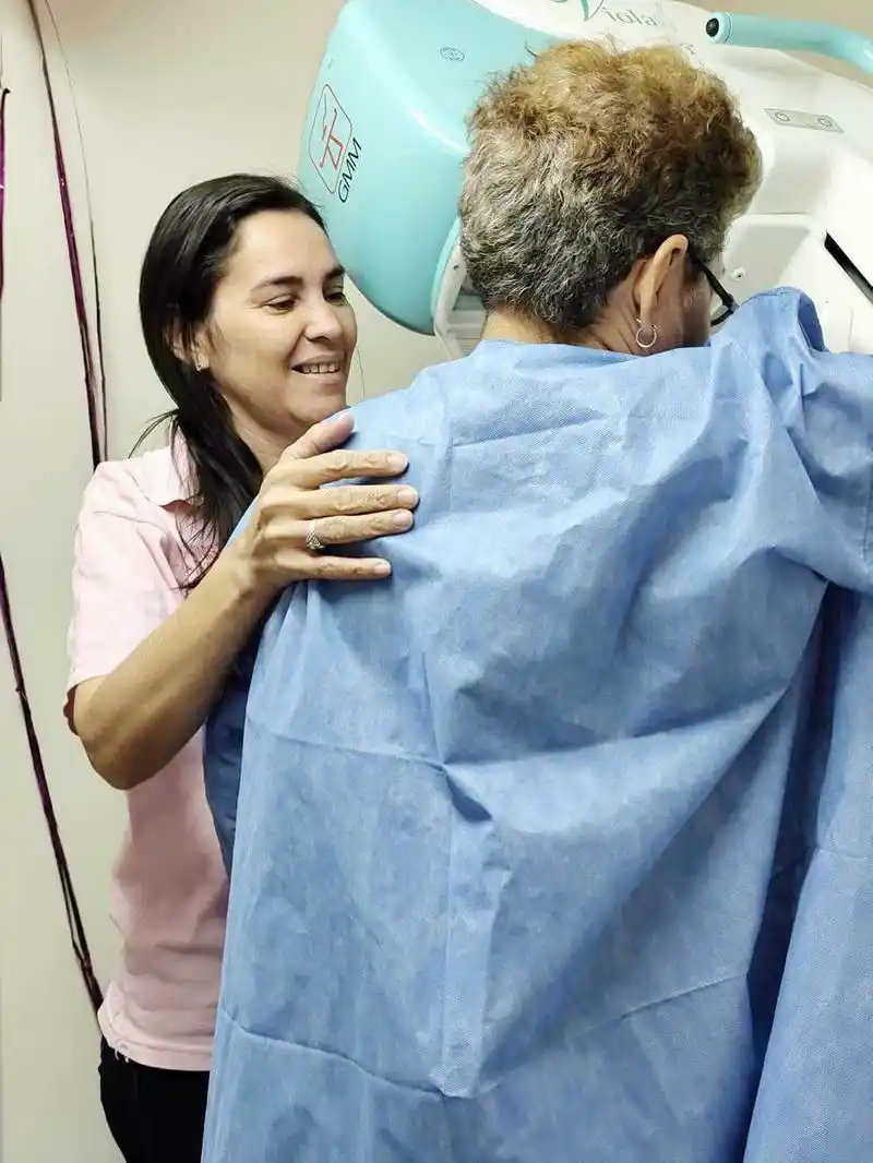 El camión sanitario sigue recorriendo los barrios