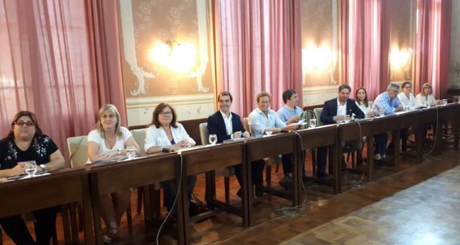 Con la oposición en contra, el Concejo aprobó el aumento de tasas del 39 % y la creación de dos nuevos tributos