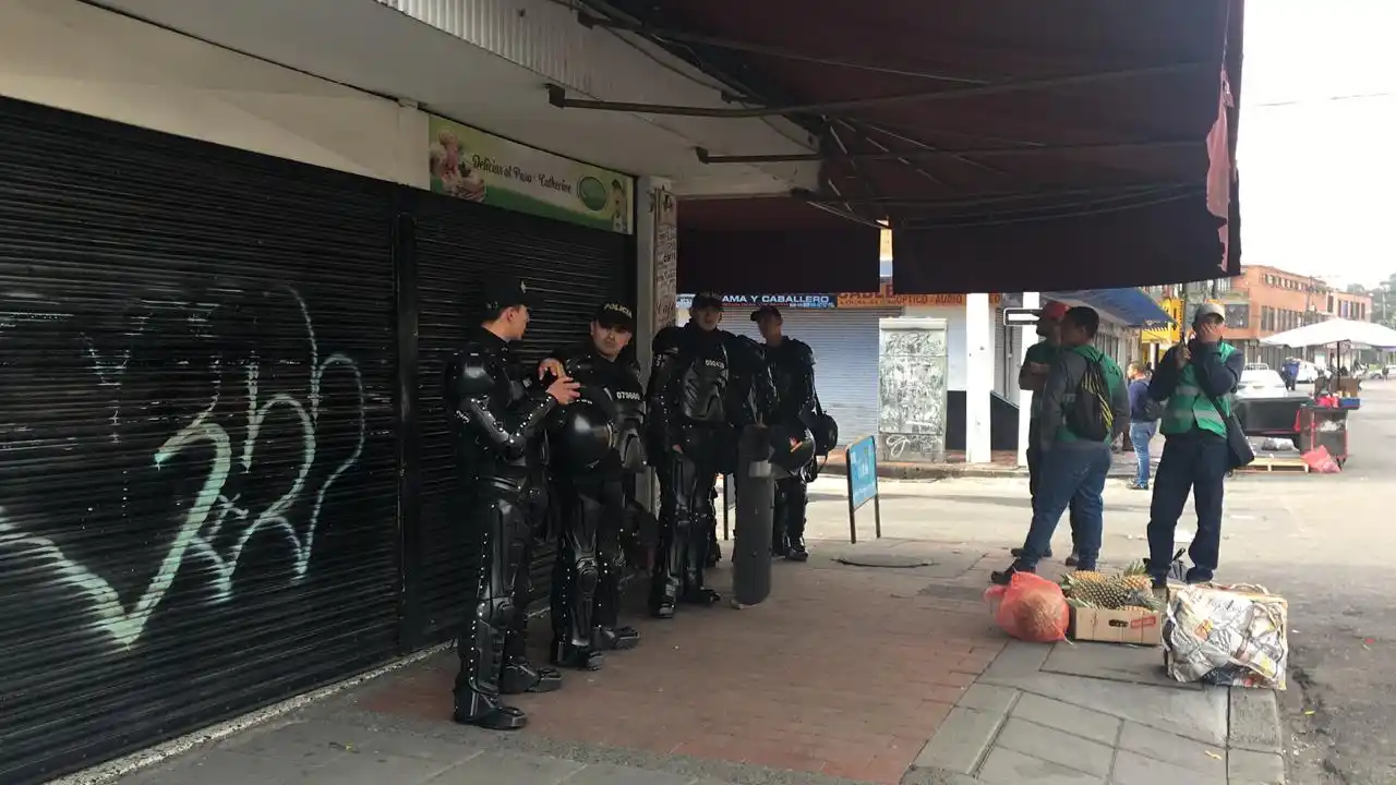 Policía de civil disparó en operativo contra el contrabando en Bogotá