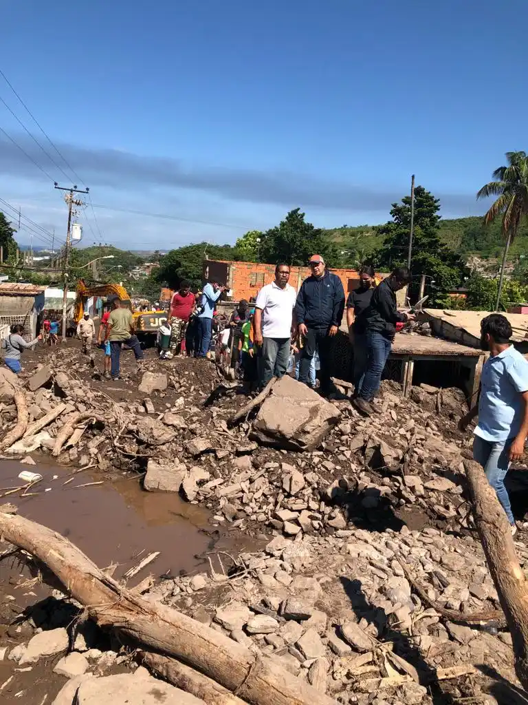 GOBERNADOR LES GARANTIZA EL APOYO: Sobrevivientes de Valle Verde a la espera de soluciones concretas
