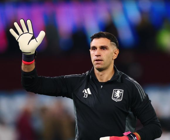 Aston Villa lidera la Champions League y "Dibu" Martínez es el arquero con más vallas invictas