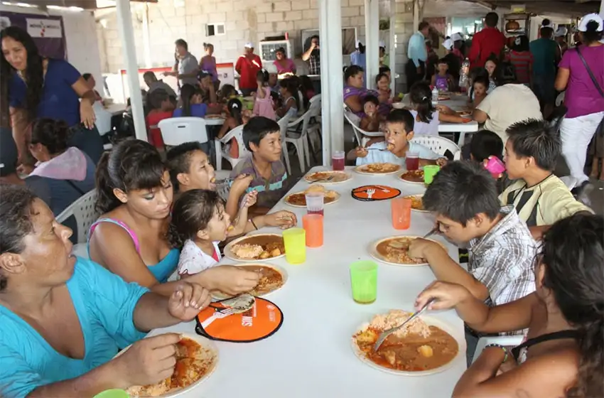 El Gobierno compró alimentos para comedores.