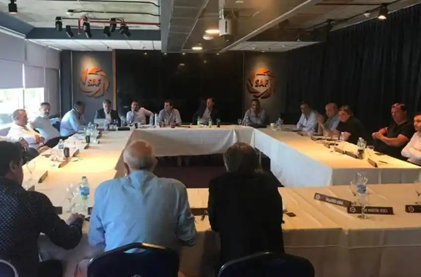 ¿Se posterga el inicio de la Superliga?