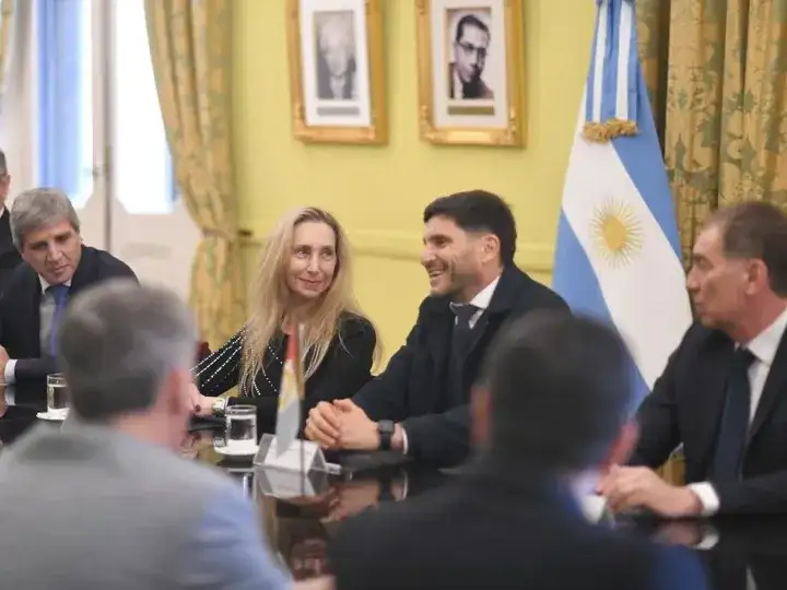 El gobernador de Santa Fe, Maximiliano Pullaro, visitó Casa Rosada.