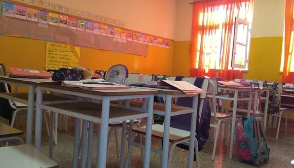 Polémica por la quinta hora de clases: crece el desacuerdo en las familias de alumnos de las escuelas que la implementan