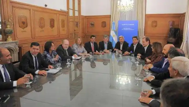 Coparticipación: Frigerio y Peña recibieron a gobernadores del PJ