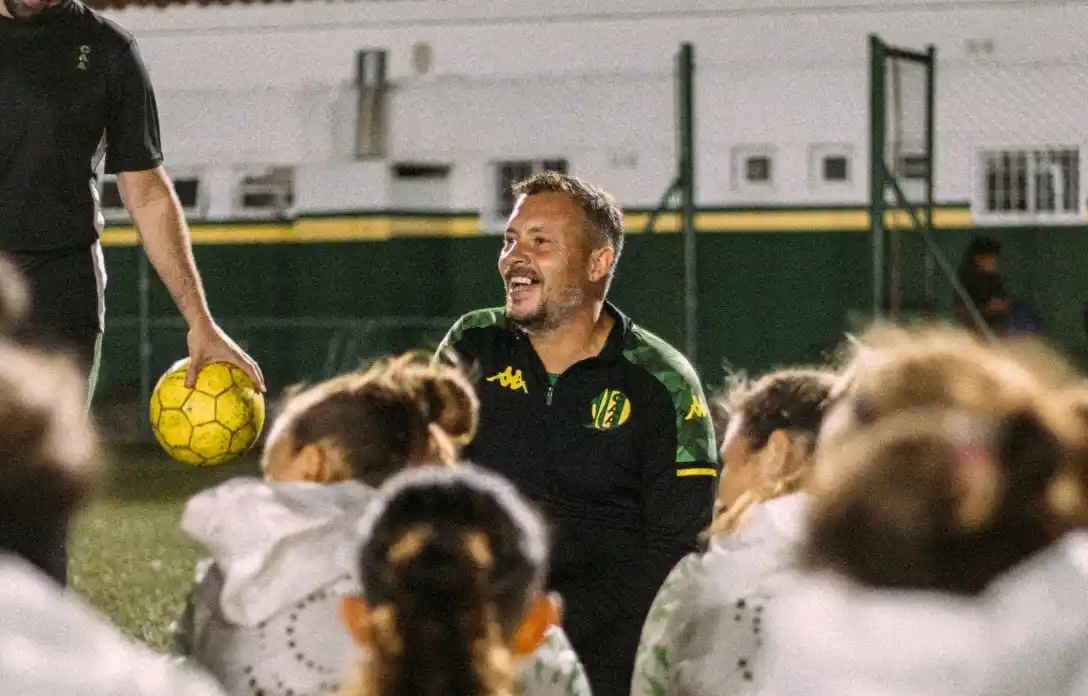 Marcelo Rodríguez, entrenador del equipo femenino de Aldosivi.