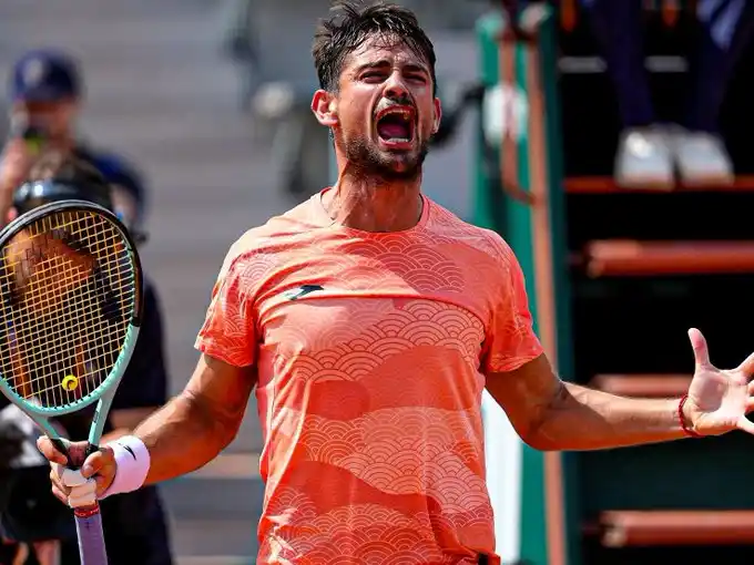 Navone tendrá un duro rival en tercera ronda, el italiano Lorenzo Musetti.