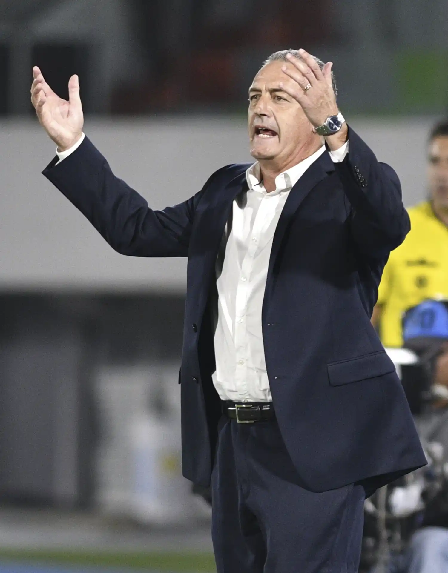 Burdisso está satisfecho con Alfaro