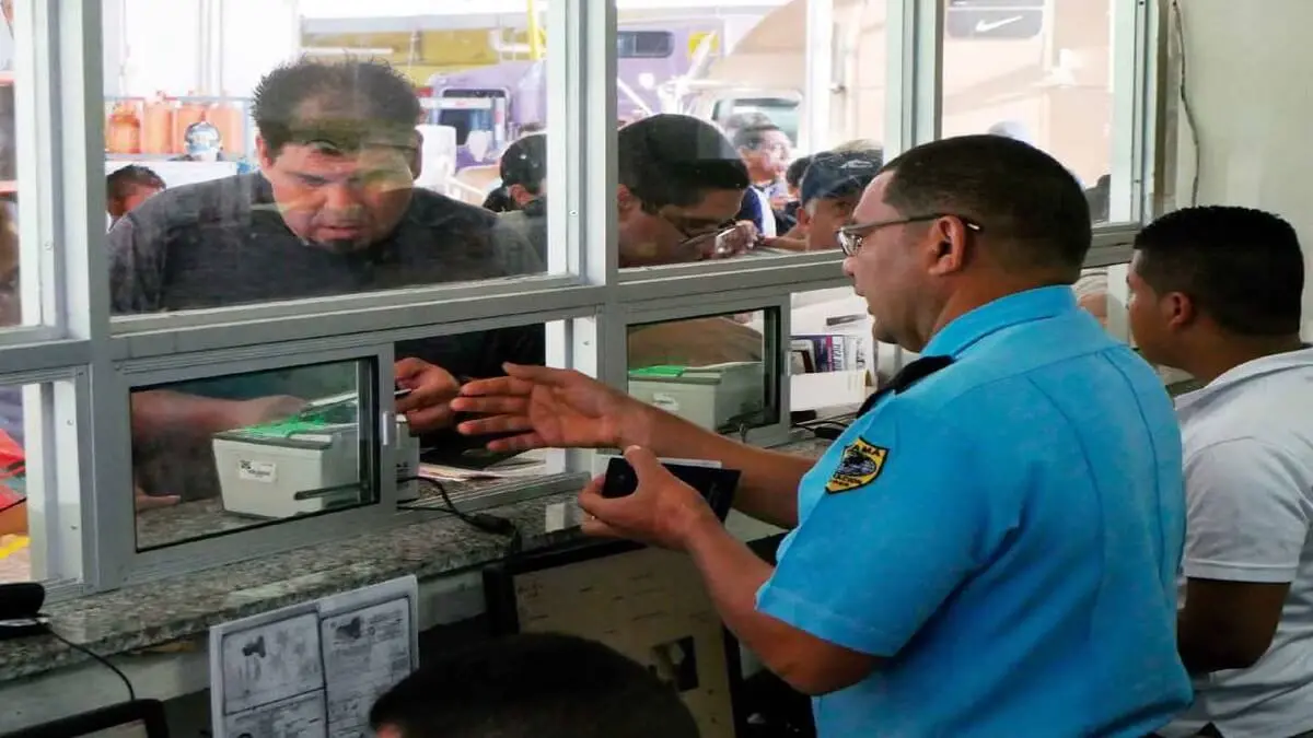 POR FRAUDE con sus visas para entrar a Europa retienen en Panamá a 11 venezolanos