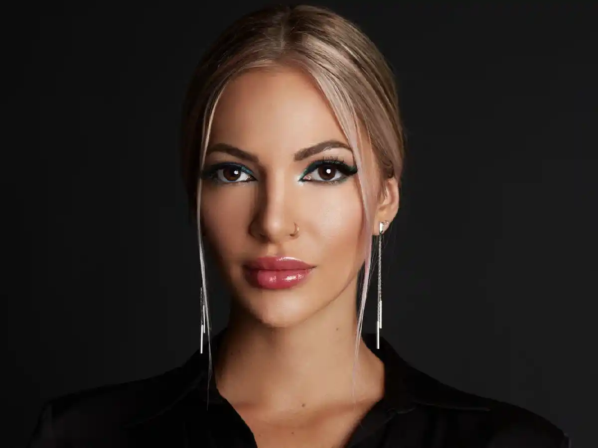  Vešča, la DJ sanfrancisqueña  que conquistó el Caribe