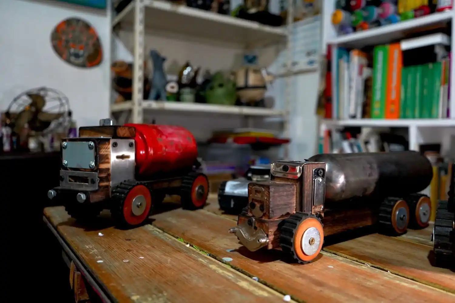 Sebastián Cañete inaugura su sorprendente exposición “Precarios”