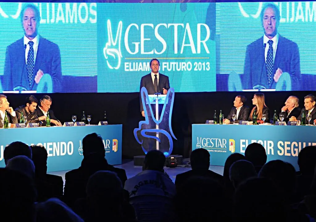 Scioli a Néstor Kirchner: "Flaco, conmigo no te equivocaste. Acá estoy defendiendo el modelo"