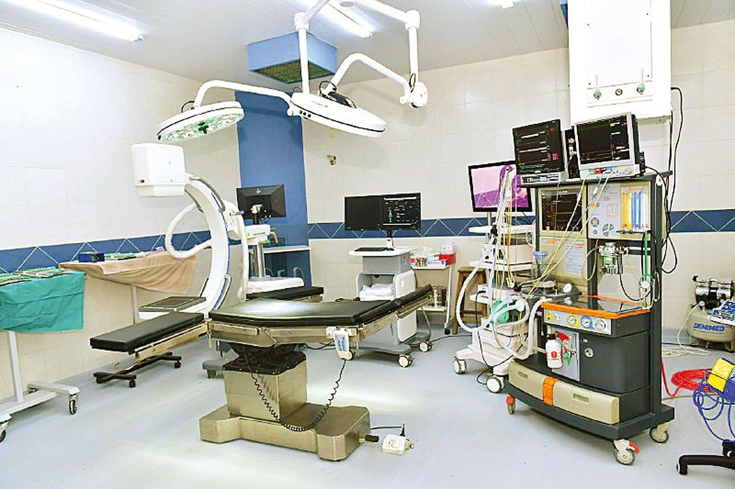 Juárez: Insfrán habilitó nuevos equipamientos
de última tecnología en Hospital Distrital