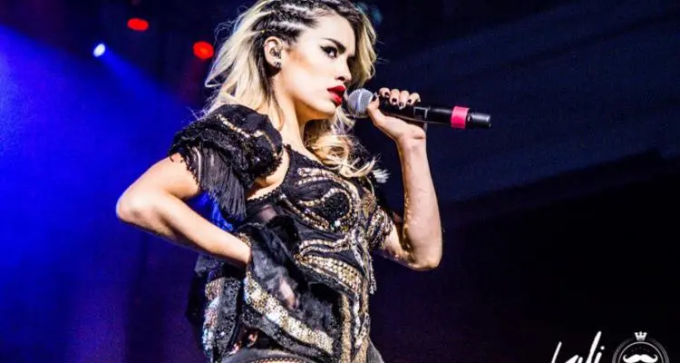 300 pesos para las entradas de Lali Espósito