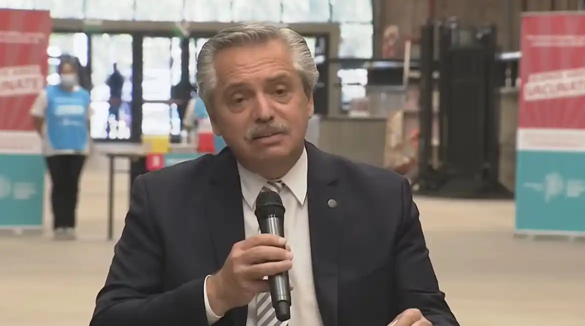 Alberto Fernández: “Las personas de riesgo y esenciales estarán vacunadas antes que termine abril”