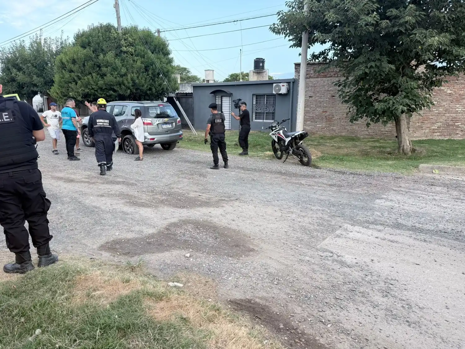 El motociclista perdió el control de la moto y terminó cayendo sobre la cinta asfáltica. Foto: BVVT