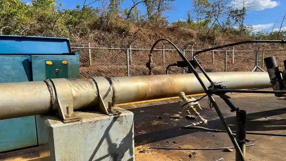 ENCONTRARON A QUIÉN CULPAR: delincuentes perforan los ductos y se roban la gasolina, según Pdvsa