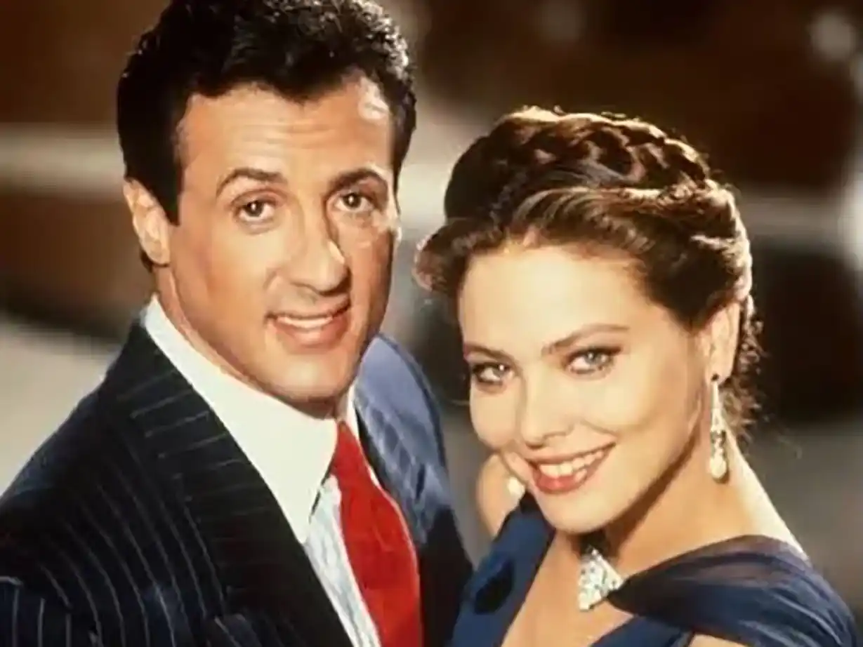 La actriz junto a Sylvester Stallone. (Foto Instagram: @ornellamuti)