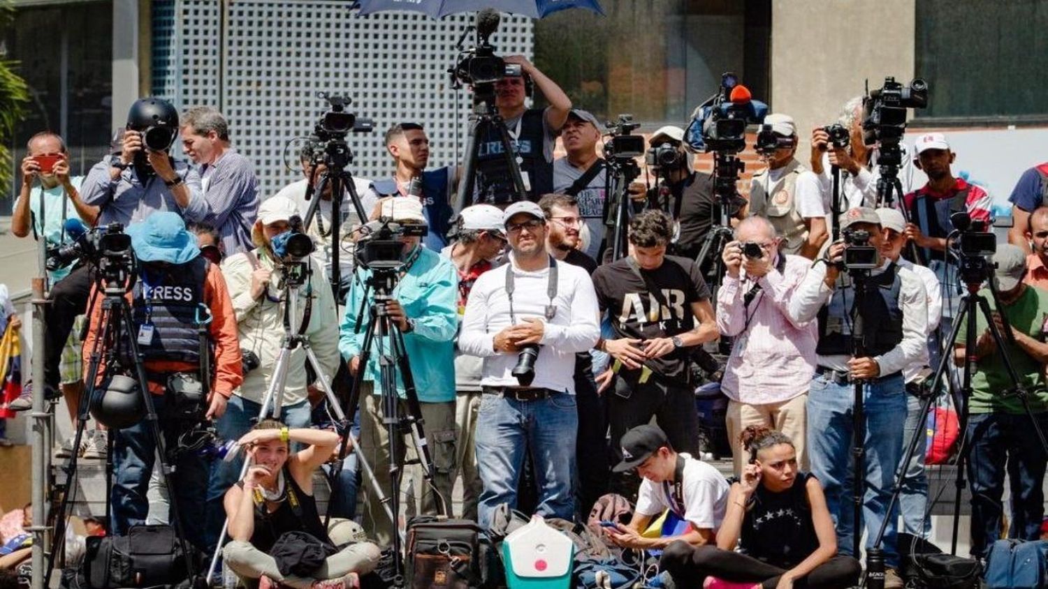 Otro Día del Periodista con denuncias de Michelle Bachelet de ataques a la libertad de expresión y bloqueos de medios