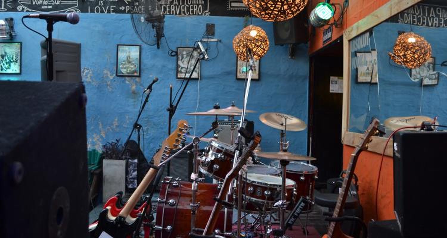 Música: Nico Aulet, Alber y Valen, Acid Caramels y Mezcal Roots en vivo este domingo