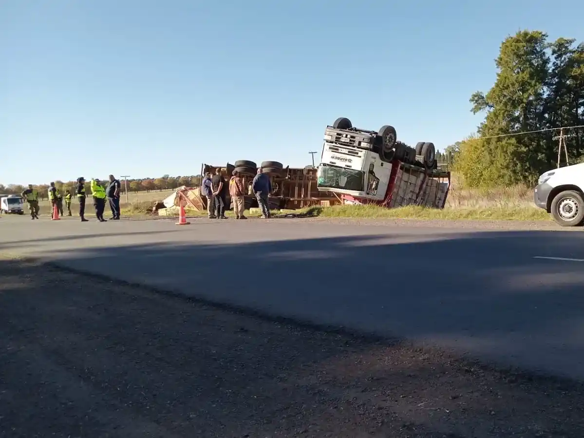 vuelco camión ruta 191 pollos
