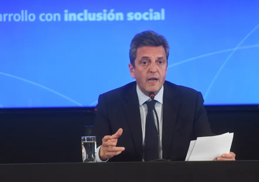 Con eje en bajar el gasto público y subir reservas: Los anuncios económicos del ministro Sergio Massa