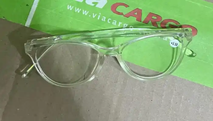 Lentes olvidados en Vía Cargo