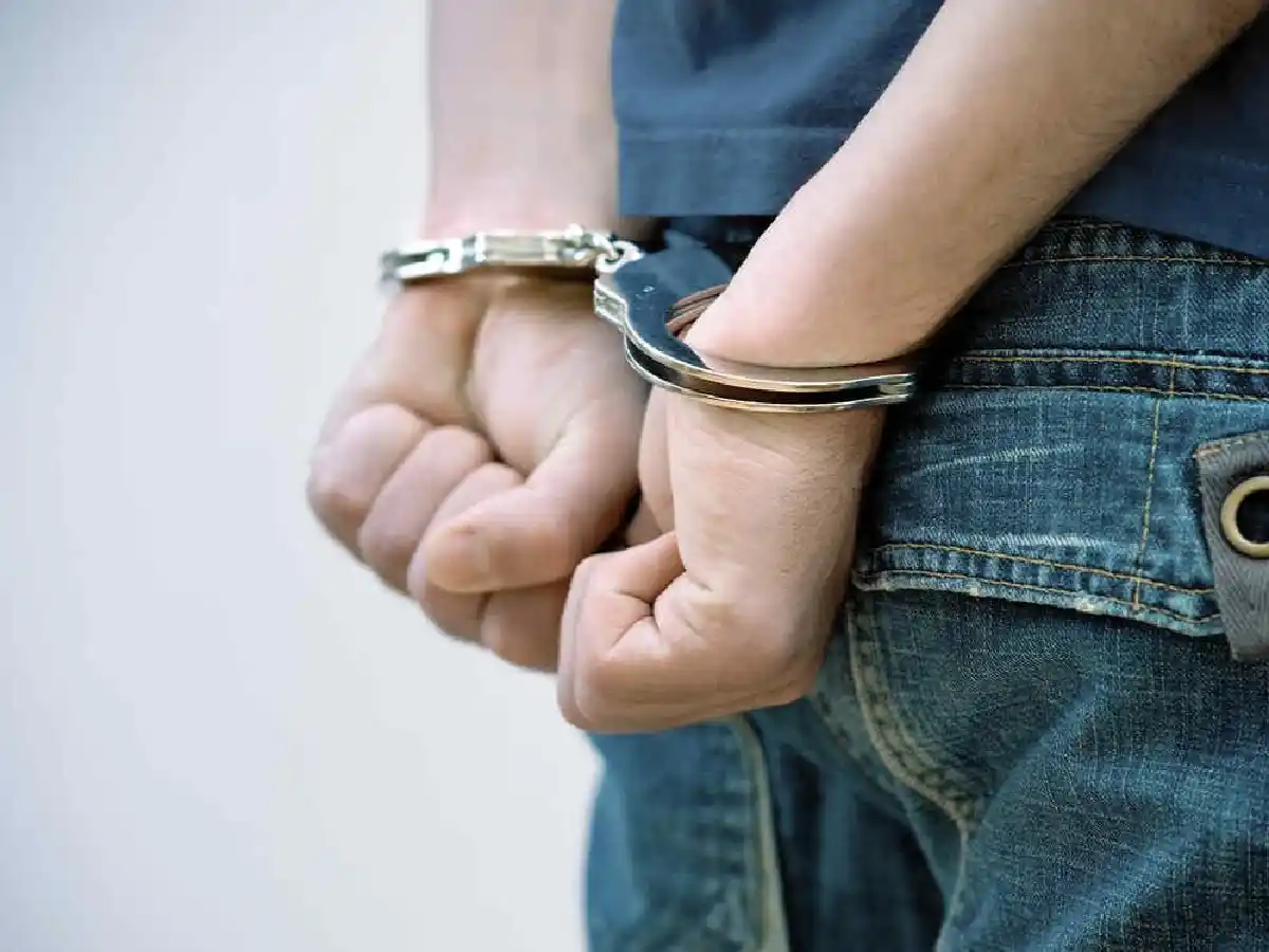 Morteros: lo detuvieron por  abusar de su hijastra de 9 años   