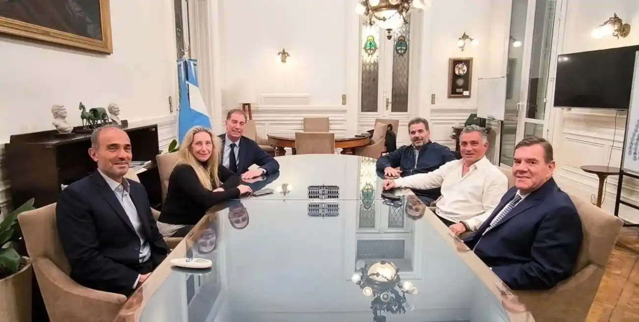 Referentes de La Libertad Avanza y del PRO mantuvieron hoy una reunión en Casa Rosada con la mira puesta en las elecciones bonaerenses de septiembre y las nacionales de octubre.