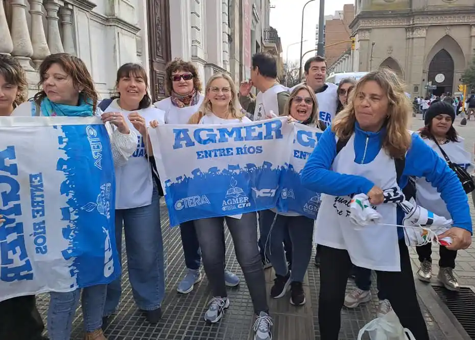 Masiva movilización docente en el marco de las medidas de fuerza