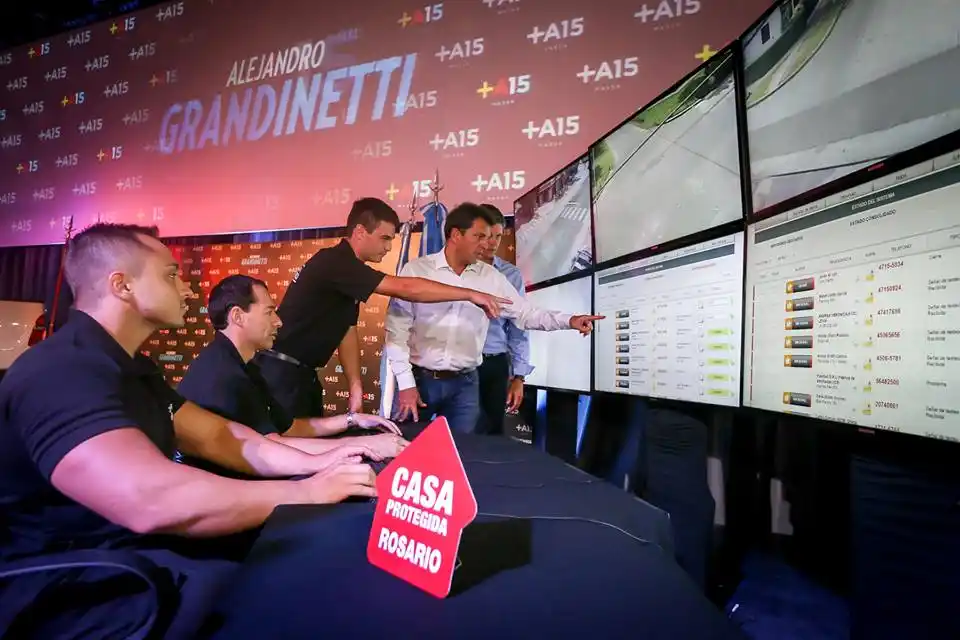 Massa: "Venimos a devolverle a los rosarinos la paz ante tanta muerte"