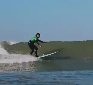El longboard tuvo su día de olas y nivel en Necochea