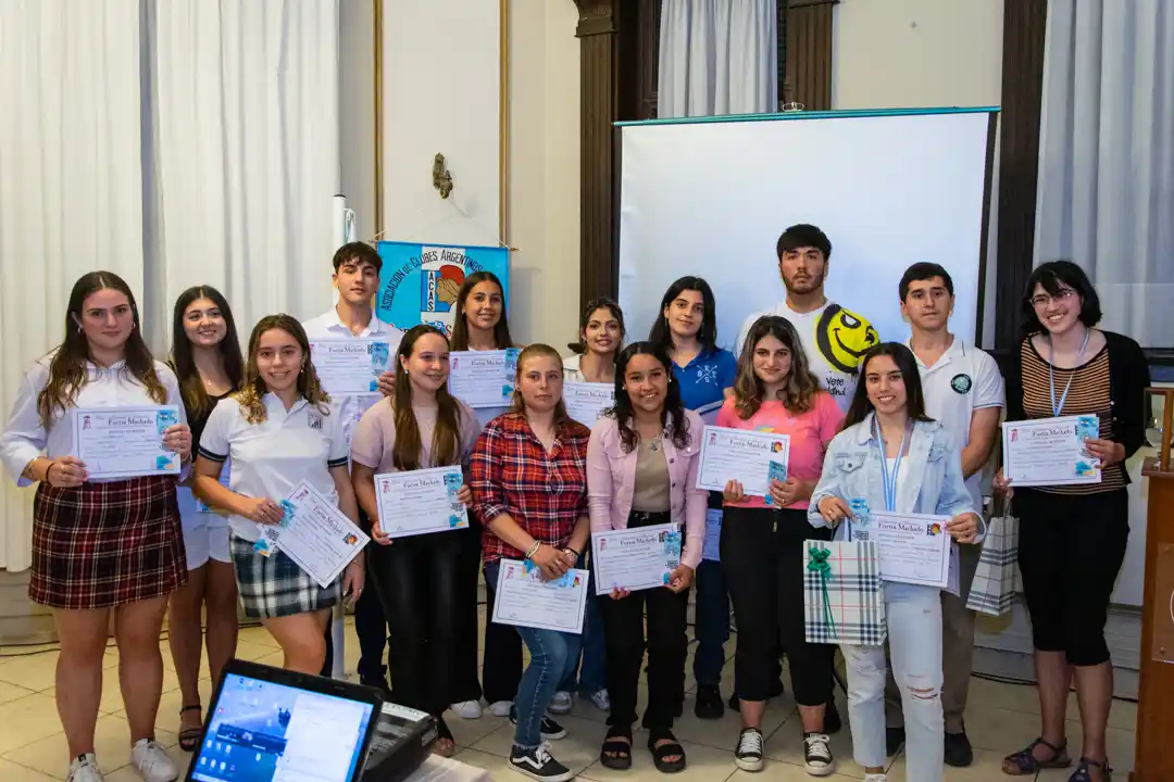 Premio Alberdi: aplausos para los alumnos