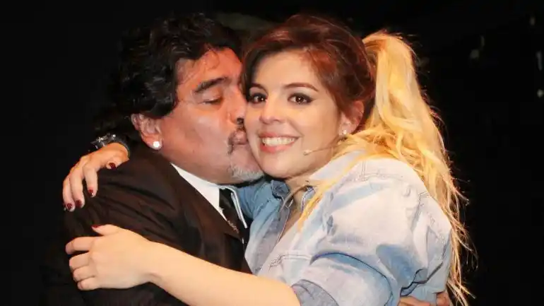 Dalma Maradona: “Me está costando hablar con mi papá, hay demasiados filtros”