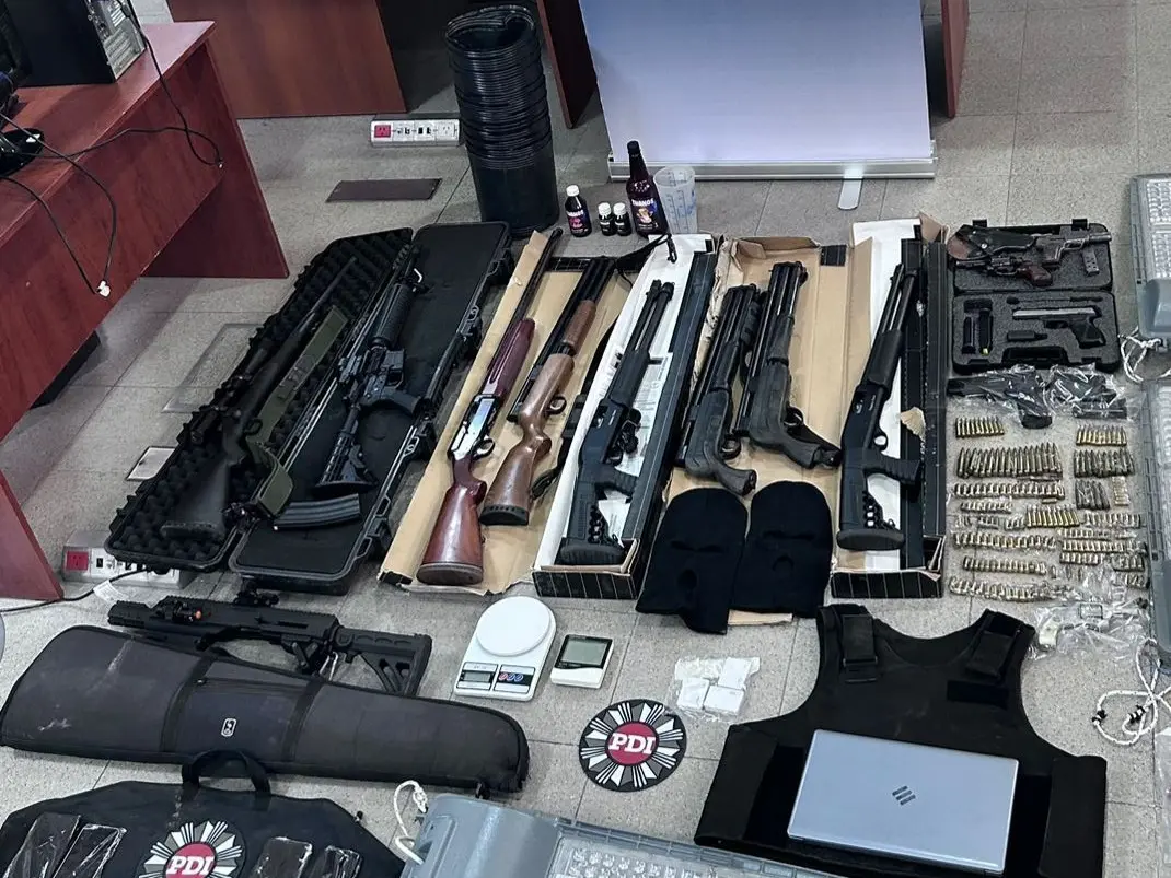 Ocho detenidos en una serie de allanamientos en la zona norte en los que secuestraron un arsenal.