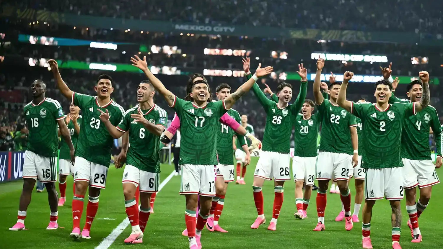 Festeja México el pase a octavos de final de la Copa del Mundo. Foto: AFP