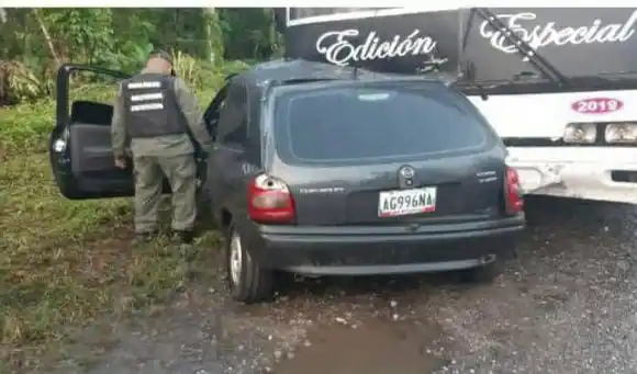 Mueren dos militares tras choque con colectivo en Barlovento