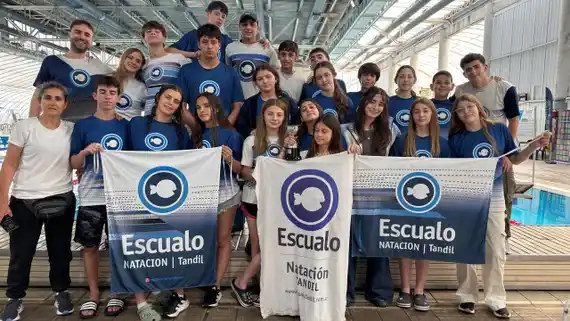 Escualo logró cuatro títulos y presentó nuevos nadadores