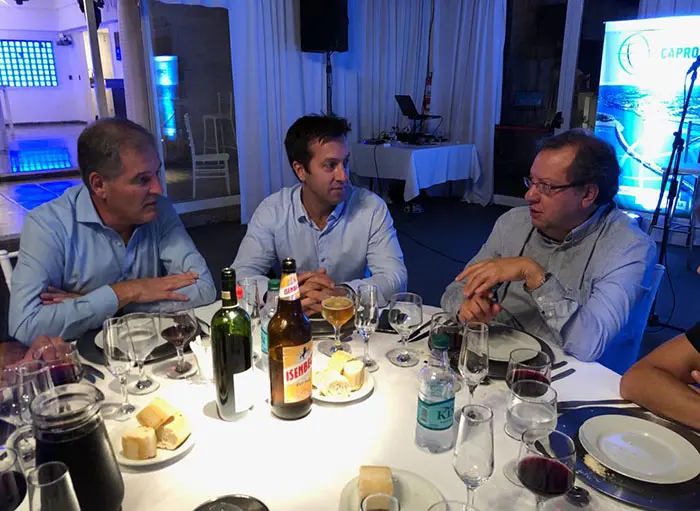 Solidaridad en la cena de la Caproq