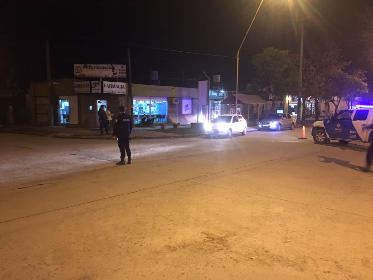Dos jóvenes heridas al chocar moto y automóvil