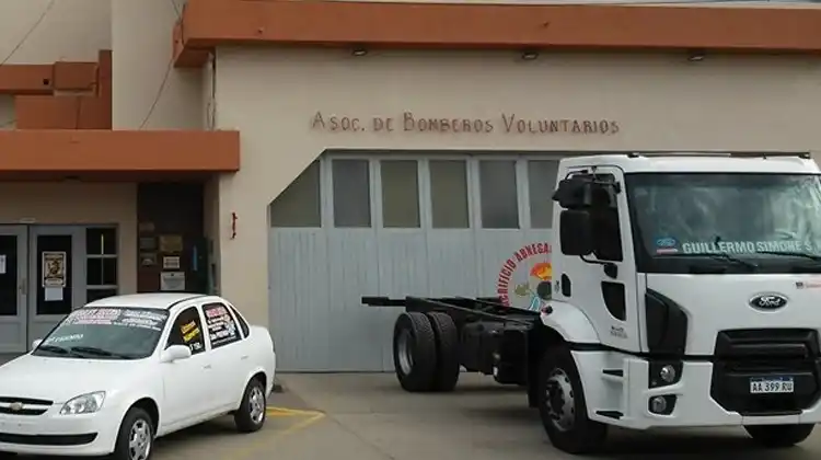Con una rifa y una “pollada”, bomberos de Balcarce compraron nuevo equipamiento