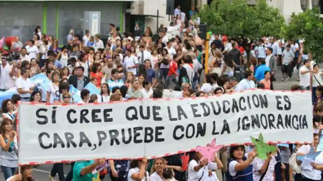 Temen que alumnos de escuelas universitarias pierdan el año