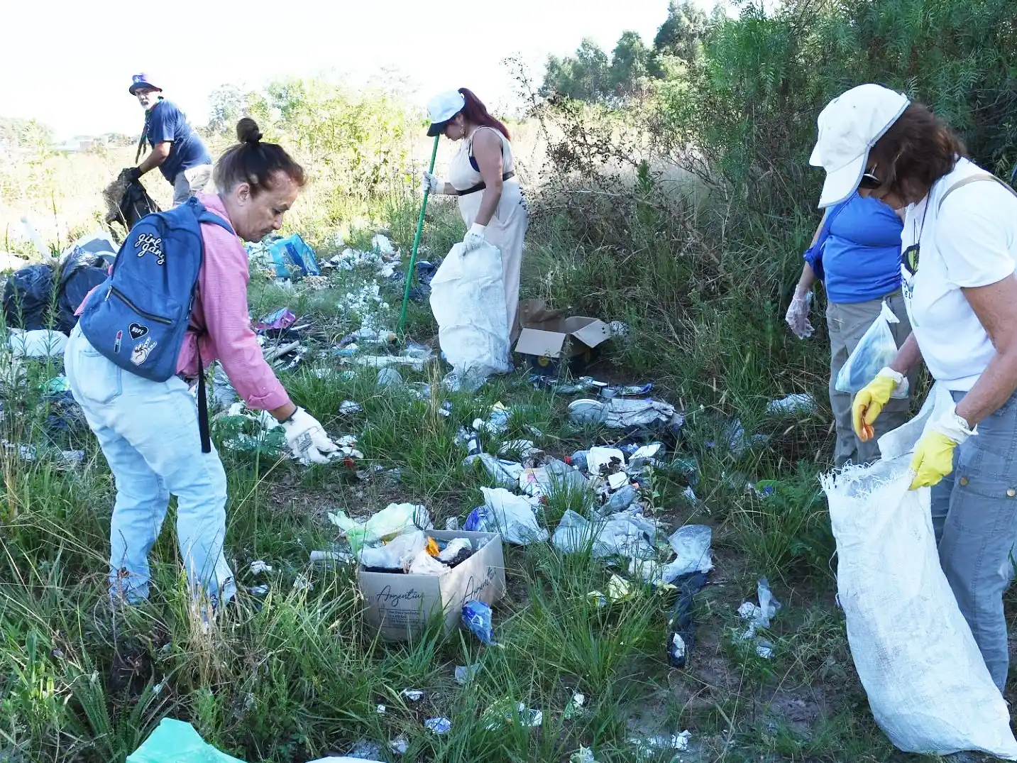 En el marco del día mundial de los humedales se llevó a cabo una jornada de limpieza comunitaria